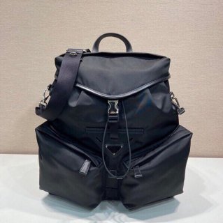 Prada ランウェイ リュック ナイロン ブラック 2VZ108 サイズ:45x38x18cm Prada ランウェイ リュック ナイロン ブラック 2VZ108 サイズ:45x38x18cm