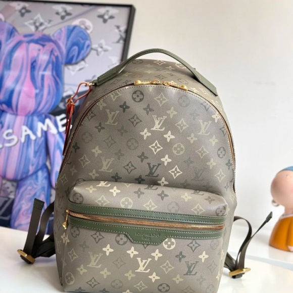 Louis Vuitton ディスカバリー PM リュック カモフラージュ カラフル M29769 サイズ:40x30x20cm Louis Vuitton ディスカバリー PM リュック カモフラージュ カラフル M29769 サイズ:40x30x20cm