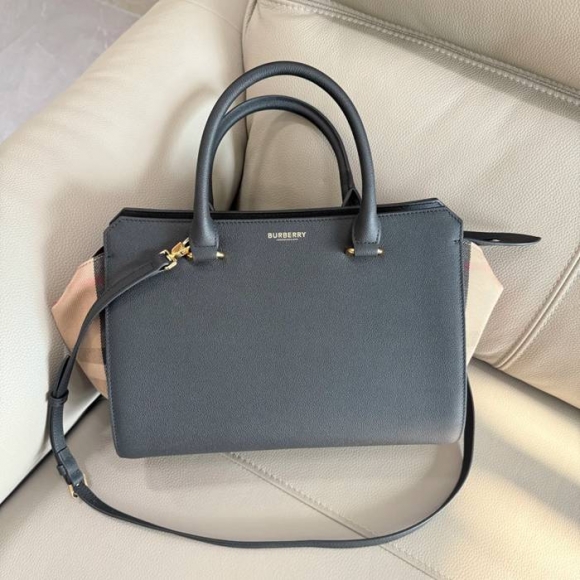 BURBERRY 4731 カーフレザー チェック 斜め掛けバッグ クラシックチェック 32x24x14cm サイズ:32x24x14cm BURBERRY 4731 カーフレザー チェック 斜め掛けバッグ クラシックチェック 32x24x14cm サイズ:32x24x14cm