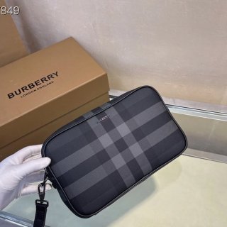 BURBERRY 新作厚手ハンドバッグ サイズ:26x16cm