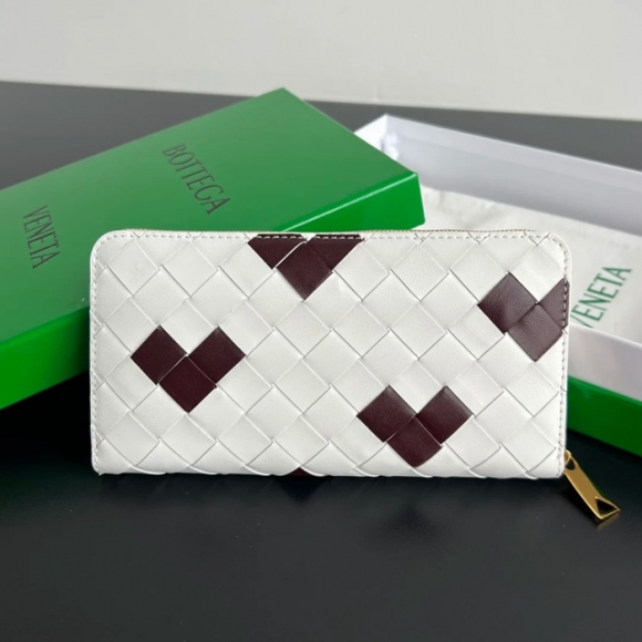 BOTTEGA VENETA BV 593217 バレンタインデー限定 白編み革赤ハート 19x10cm サイズ:19x10cm BOTTEGA VENETA BV 593217 バレンタインデー限定 白編み革赤ハート 19x10cm サイズ:19x10cm