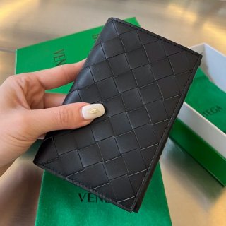 BOTTEGA VENETA BV 629679 新作パッチワークパスポートケース 編み牛皮 13.3x9.5cm サイズ:13.3x9.5cm