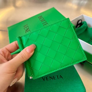 BOTTEGA VENETA BV 592626 新作マネークリップ 編み牛皮 11.5x9x0.5cm サイズ:11.5x9x0.5cm