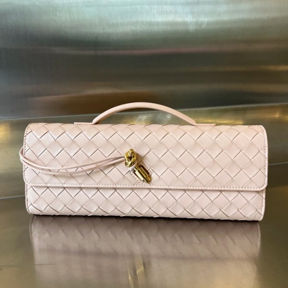 BOTTEGA VENETA BV 741511 クラッチバッグ 編み羊革 31x13cm サイズ:31x13cm BOTTEGA VENETA BV 741511 クラッチバッグ 編み羊革 31x13cm サイズ:31x13cm
