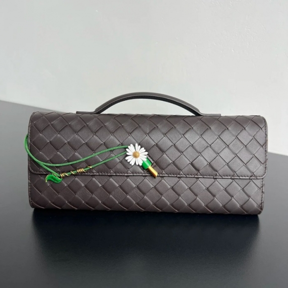 BOTTEGA VENETA BV 836810 アンディアーモ クラッチバッグ ヒナギク 31x13cm サイズ:31x13cm BOTTEGA VENETA BV 836810 アンディアーモ クラッチバッグ ヒナギク 31x13cm サイズ:31x13cm