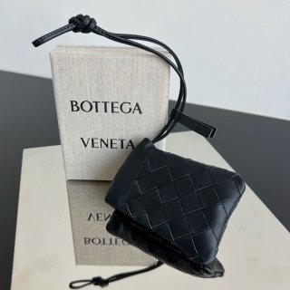 BOTTEGA VENETA BV 843903 カードケース 編み羊皮 マルチカラー 11x8.5cm サイズ:11x8.5cm