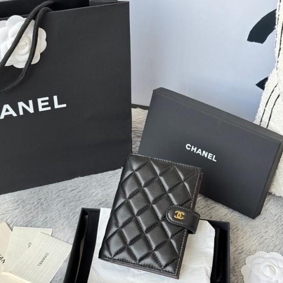 CHANEL AP3196 パスポート&ウォレット 二合一 ラム革 サイズ:15x10cm CHANEL AP3196 パスポート&ウォレット 二合一 ラム革 サイズ:15x10cm