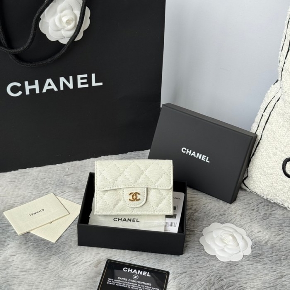 CHANEL AP0230 84401 三つ折り財布 細粒牛皮 サイズ:10.5x7.5cm CHANEL AP0230 84401 三つ折り財布 細粒牛皮 サイズ:10.5x7.5cm