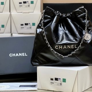 CHANEL カーフレザー ブラック×シルバー クラシック ファッショナブル 42×39×8cm サイズ:42×39×8cm