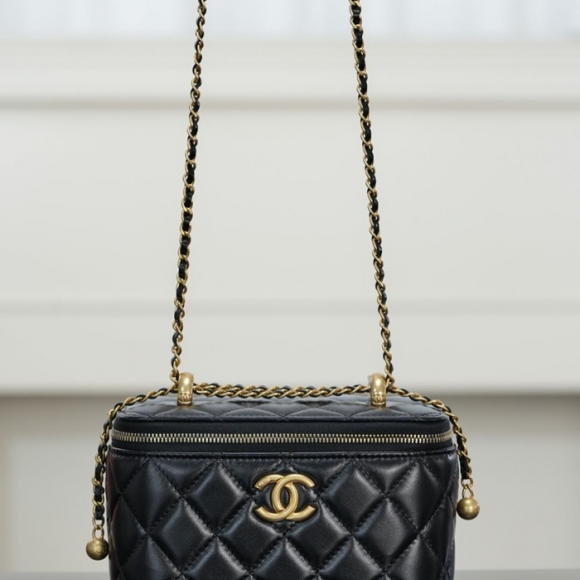 CHANEL カーフレザー ブラック×ゴールド ショルダーバッグ クラシック ヴィンテージ 17×9.5×8cm サイズ:17×9.5×8cm