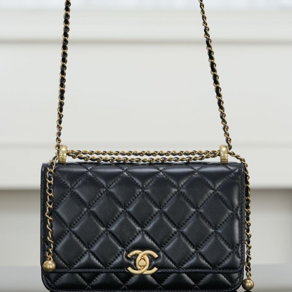 CHANEL カーフレザー ブラック×ゴールド チェーンバッグ ヴィンテージ 19×12×3.5cm サイズ:19×12×3.5cm CHANEL カーフレザー ブラック×ゴールド チェーンバッグ ヴィンテージ 19×12×3.5cm サイズ:19×12×3.5cm