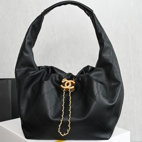 CHANEL カーフレザー ホワイト×ゴールド ヴィンテージ 小 32×24×12cm サイズ:32×24×12cm