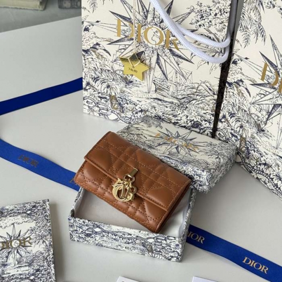 DIOR S0966ONMJ マイディオール グリシン 財布 ラム革 サイズ:11x7.5x2.5cm DIOR S0966ONMJ マイディオール グリシン 財布 ラム革 サイズ:11x7.5x2.5cm