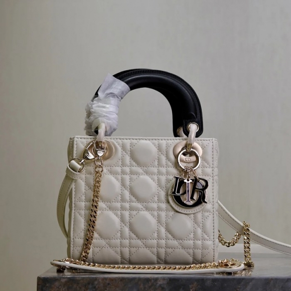 DIOR 0505 ラムレザー、スエード、レザー グレンチェック、レター、パッチワーク ブラック、ホワイト、ゴールド 斜め掛けバッグ、ショルダーバッグ、ハンドバッグ クラシック サイズ:17x14x7.5cm DIOR 0505 ラムレザー、スエード、レザー グレンチェック、レター、パッチワーク ブラック、ホワイト、ゴールド 斜め掛けバッグ、ショルダーバッグ、ハンドバッグ クラシック サイズ:17x14x7.5cm