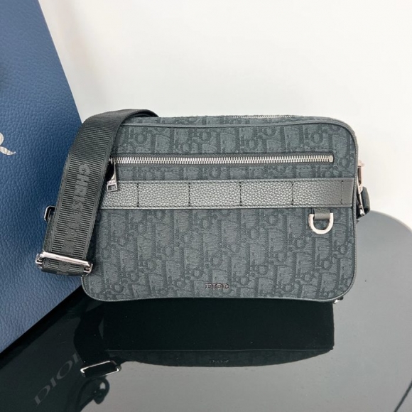 DIOR サファリメッセンジャー 大 サイズ:26x17cm