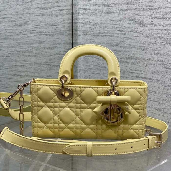 DIOR ラムレザー リボン ゴールド、シルバー 斜め掛けバッグ、ショルダーバッグ 小 クラシック 22.0x12.0x6.0cm サイズ:22x12cm DIOR ラムレザー リボン ゴールド、シルバー 斜め掛けバッグ、ショルダーバッグ 小 クラシック 22.0x12.0x6.0cm サイズ:22x12cm