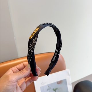 シャネル スタイル ヘアバンド レター