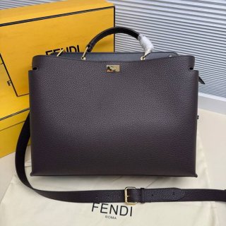 FENDI 7vA476 牛皮荔枝紋斜め掛け サイズ:41x34x12cm