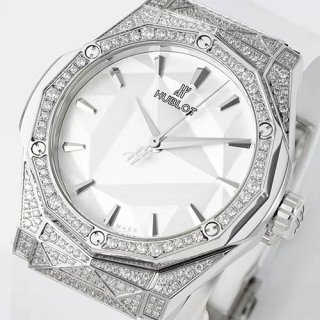 HUBLOT 550.NS.2200.RW.1604.ORL20 クラシックフュージョン オーリンスキー チタニウム 40mm APS工場新製品