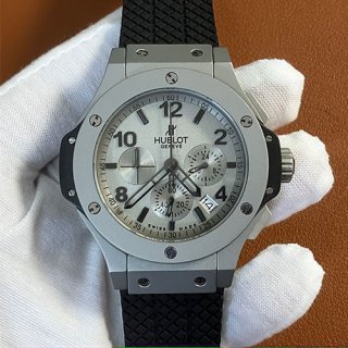 HUBLOT ビッグバン 301.TI.450.RX クォーツ搭載 気分上昇 HUBLOT ビッグバン 301.TI.450.RX クォーツ搭載 気分上昇