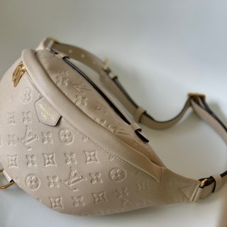 LOUIS VUITTON M44836 バンバッグ 胸バッグ サイズ:37x20x14cm