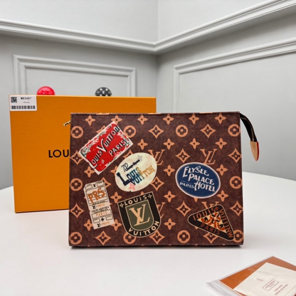 LOUIS VUITTON M83487 トイレットポーチ モノグラム サイズ:20x25x5.5cm LOUIS VUITTON M83487 トイレットポーチ モノグラム サイズ:20x25x5.5cm