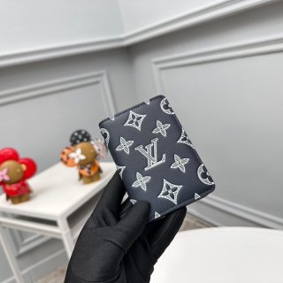 LOUIS VUITTON M83378 ポケットオーガナイザー モノグラムシャドウ ブルー サイズ:7.5x11.1cm