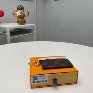 LOUIS VUITTON M82739 LVシャルムカードケース モノグラム ピンク サイズ:10.2x7.3x0.3cm