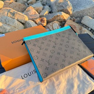 LOUIS VUITTON M11466 ポシェット ボヤージュ 中 モノグラムエクリプスリバース サイズ:27x21cm