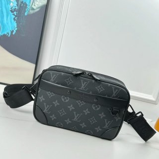 LOUIS VUITTON M46955 キャンバスメッセンジャー アルファ サイズ:24x16cm