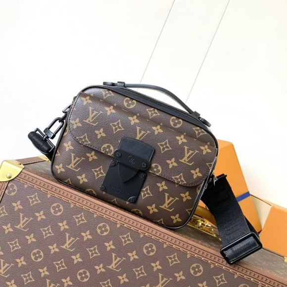 LOUIS VUITTON M45806 キャンバスメッセンジャー Sロック サイズ:22x18cm LOUIS VUITTON M45806 キャンバスメッセンジャー Sロック サイズ:22x18cm