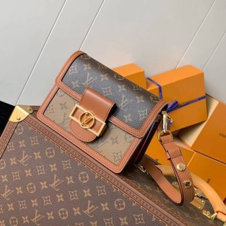 LOUIS VUITTON M45959 牛皮 モノグラム キャンバス 斜め掛けバッグ レディース斜め掛け 20x15cm サイズ:20x15cm LOUIS VUITTON M45959 牛皮 モノグラム キャンバス 斜め掛けバッグ レディース斜め掛け 20x15cm サイズ:20x15cm