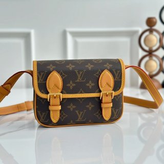 LOUIS VUITTON M26805 牛皮 モノグラム 斜め掛けバッグ レディース斜め掛け サイズ:19.5x15.0x6.0cm