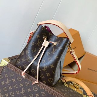 LOUIS VUITTON M46581 キャンバス モノグラム 斜め掛けバッグ レディース斜め掛け手提げ 20x20x13cm サイズ:20x20x13cm