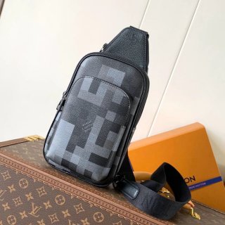 LOUIS VUITTON M14953 黒コーティングキャンバス胸バッグ サイズ:33x16x5.7cm