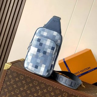 LOUIS VUITTON M28589 黒コーティングキャンバス胸バッグ サイズ:33x16x5.7cm