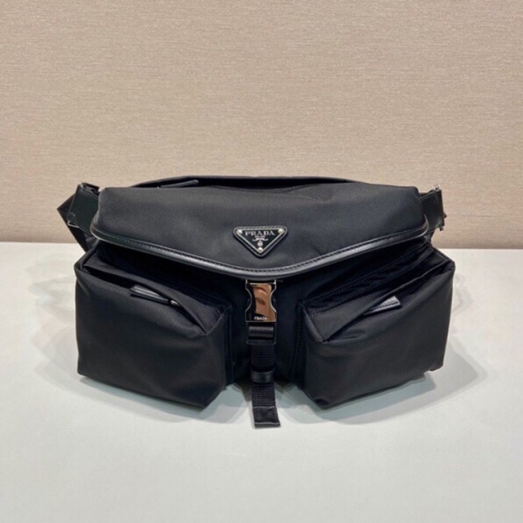 PRADA 2VH175 ショルダー サイズ:27x18cm