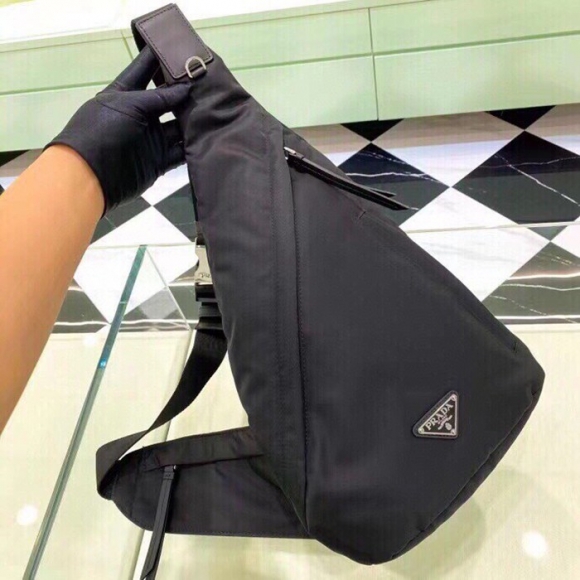 PRADA 2VZ092 リュック サイズ:37.5x26.5cm
