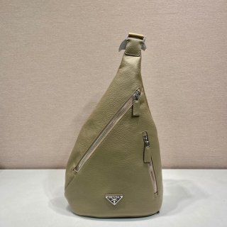 PRADA 2VZ092A オールレザー胸バッグ サイズ:37.5x26.5x10cm PRADA 2VZ092A オールレザー胸バッグ サイズ:37.5x26.5x10cm