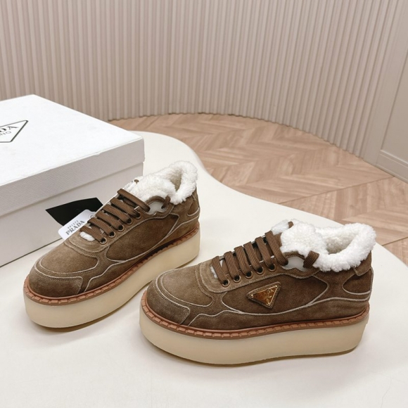 【PRADA】ウールブーツレディース
