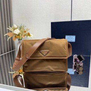 PRADA 1BD313 リナイロンショルダー 小 サイズ:23x16x11cm