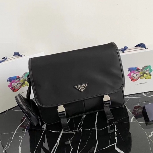 PRADA 2VD768B ナイロンフラップ斜め掛け サイズ:32x24x12cm