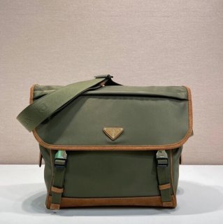 PRADA 2VD052A リナイロンメッセンジャー 大 サイズ:30x27.5x14.5cm