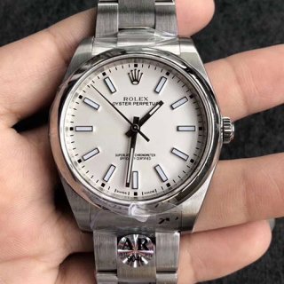 ROLEX 114300 オイスターパーペチュアル 39mm ホワイト 最高級 ROLEX 114300 オイスターパーペチュアル 39mm ホワイト 最高級