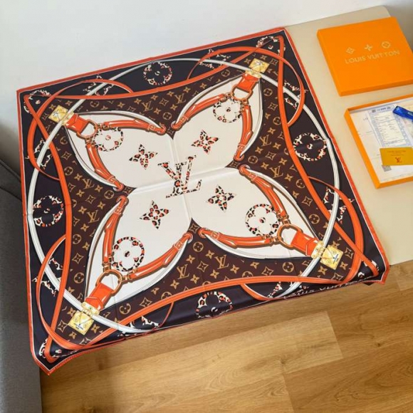 ルイ ヴィトン 新作スカーフ 90 x 90cm