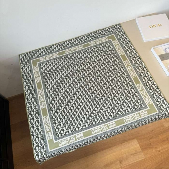 ディオール クラシックプリントスカーフ 90x90cm