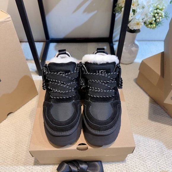 【UGG】厚底ブーツウールブーツレディース
