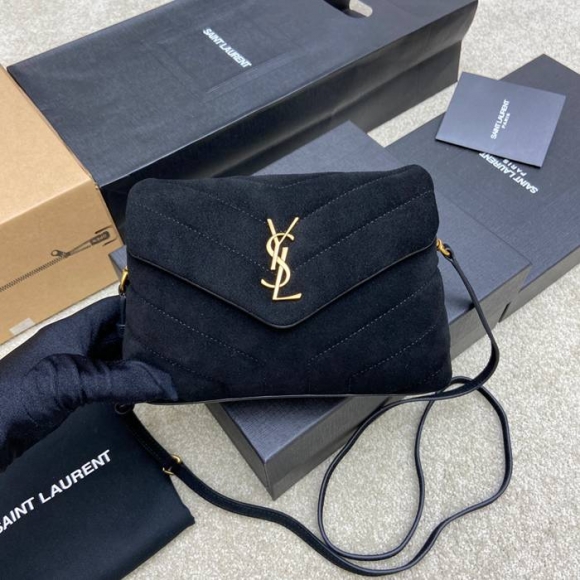 SAINT LAURENT 467072 マット ブラック、ゴールド、マット ハンドバッグ クラシック 20x14cm サイズ:20x14cm SAINT LAURENT 467072 マット ブラック、ゴールド、マット ハンドバッグ クラシック 20x14cm サイズ:20x14cm