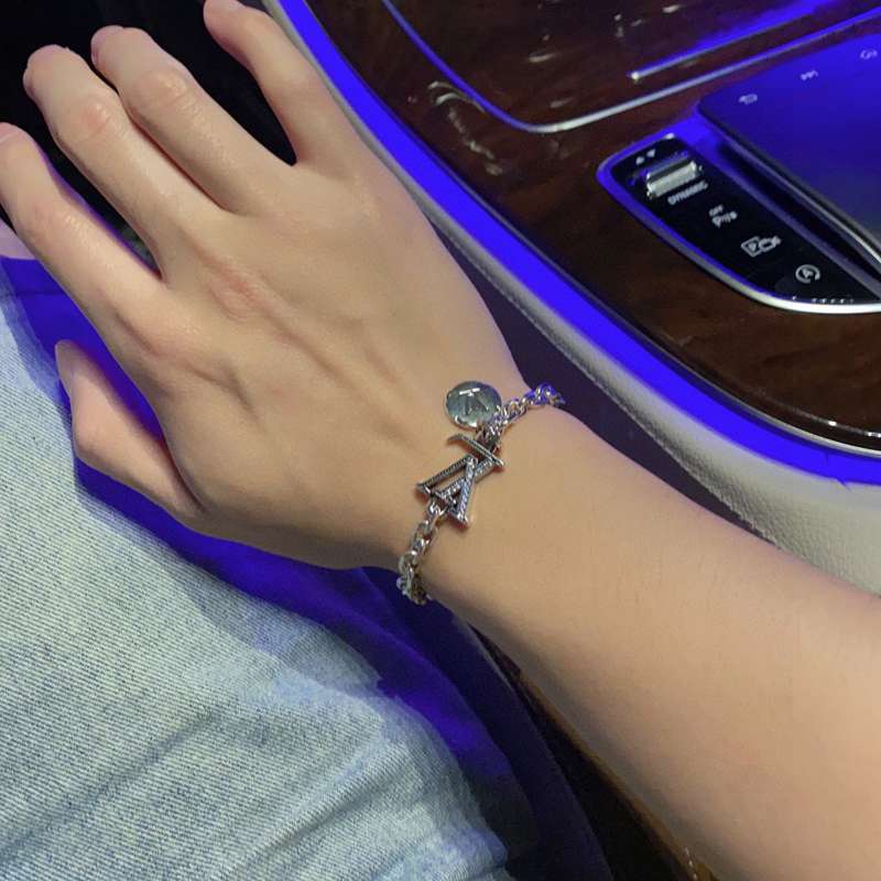 定番人気続々入荷中ルイヴィトンブレスレット.カフブレス2303YXJ105-LV3966