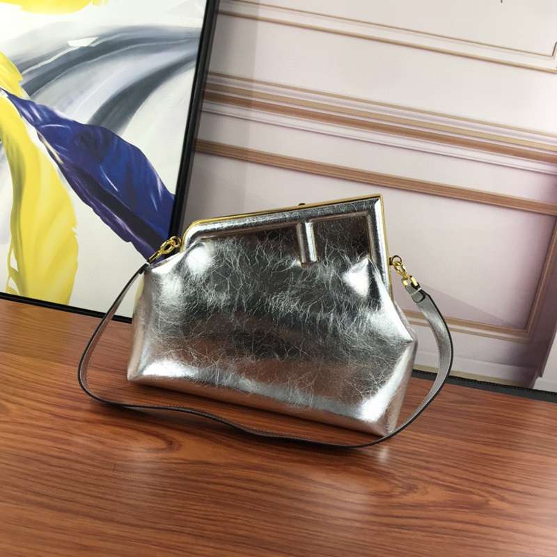 人気貴族専門店フェンディFirst32.5cmショルダーバッグ2303FDJ-0856-2